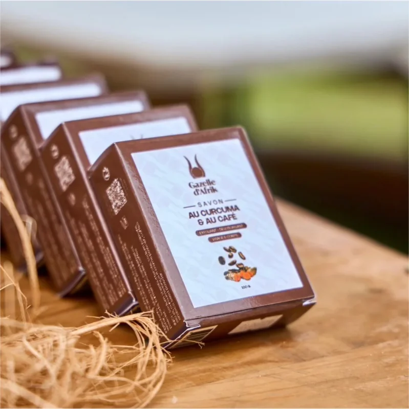 Savon naturel Curcuma & Café de Gazelle d’Afrik, exfoliant et éclaircissant pour visage et corps, peau douce et éclatante.